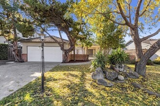 Building Photo - 1878 Cabana Dr