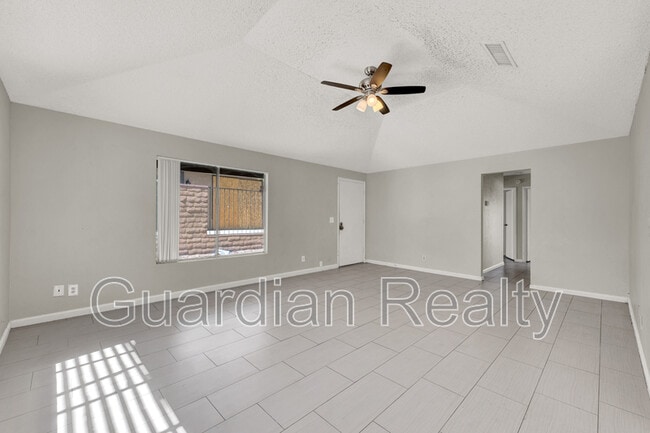 Foto del edificio - 6611 Silverstream Ave