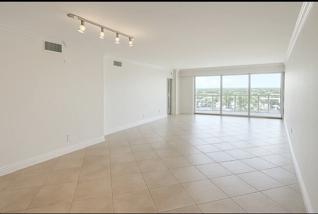 Foto del edificio - 1160 Hillsboro Mile