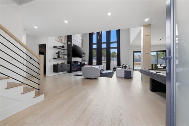 Foto del edificio - 556 Versailles Dr