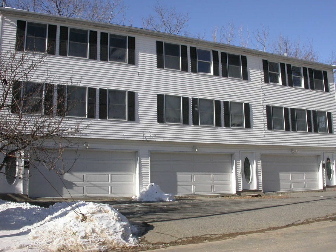 3 Hillside St, Danbury, CT 06810 Townhome Rentals in Danbury CT