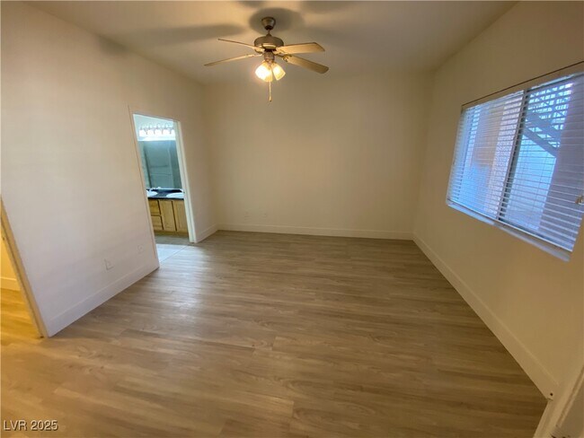 Foto del edificio - 8400 W Charleston Blvd