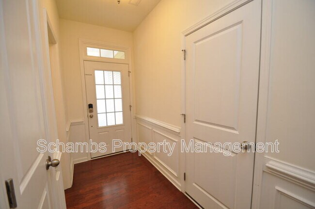 Building Photo - 643 Briarcliff St