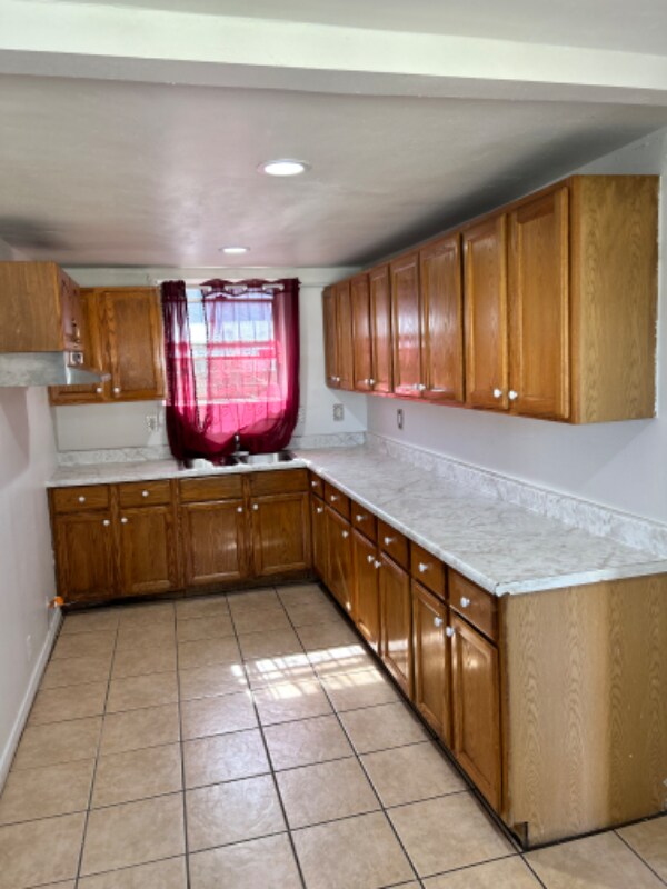 Building Photo - 132 E 60th St