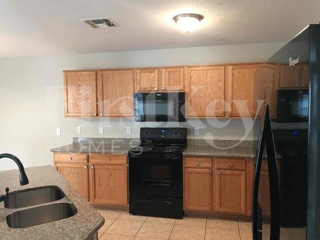 Building Photo - 31351 N Blackfoot Dr