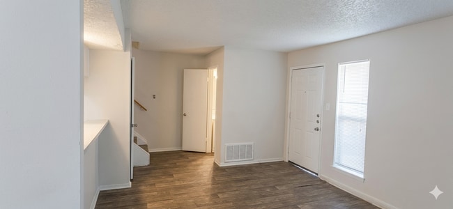 Building Photo - 1907 Hearthstone Dr