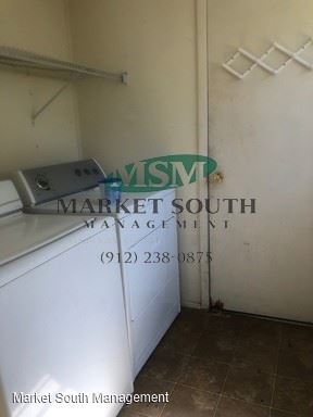 Foto del edificio - 3 br, 1 bath House - 121 E. 54th Street
