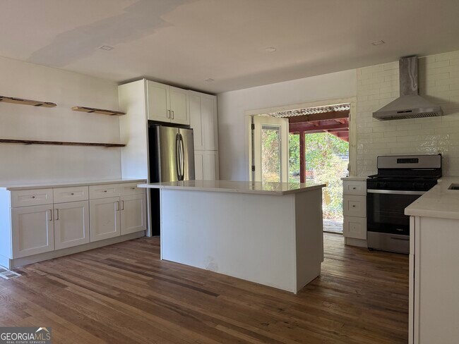 Foto del edificio - 2581 Farley St