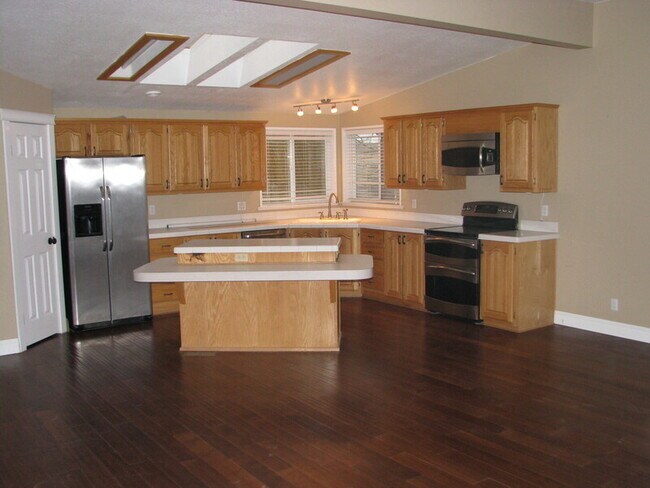 Foto del edificio - 6376 Ridgeline Dr