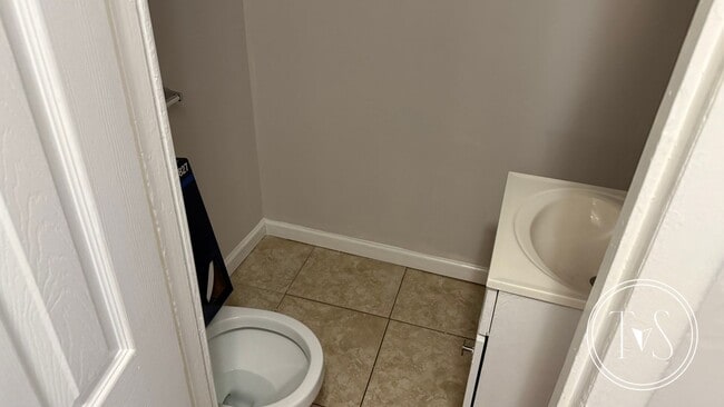 Foto del edificio - RATE DROP ALERT (was $1880/month)!