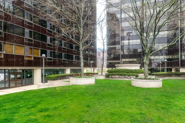 Building Photo - 127 Greyrock Pl