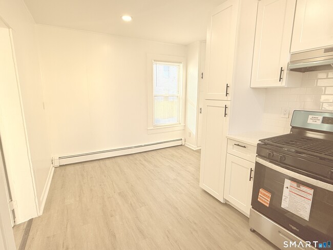 Building Photo - 11 Starr Ave