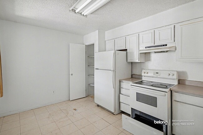 Building Photo - 7260 S Gaylord St