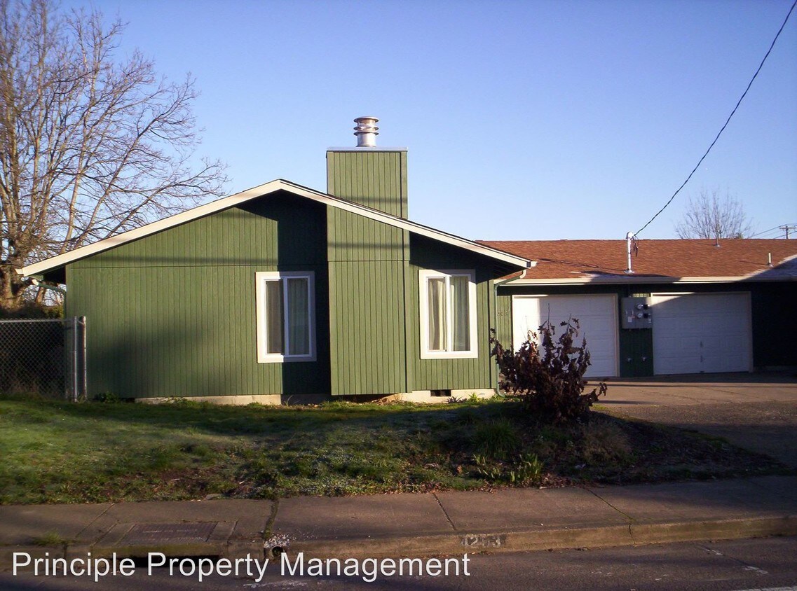 Primary Photo - 4201 Royal Ave