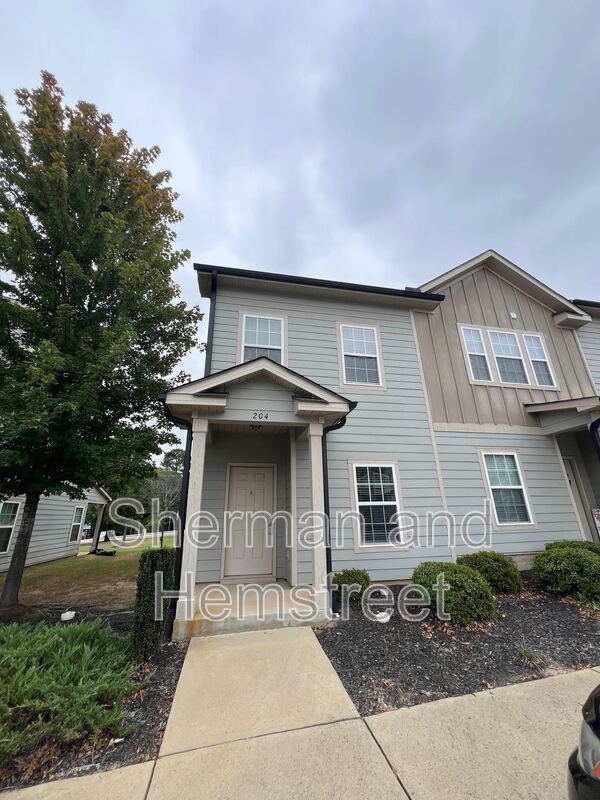 Primary Photo - 204 Joiner Cir