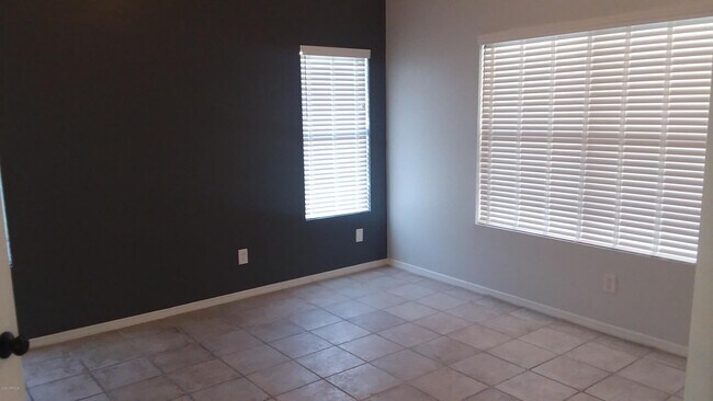 Foto del edificio - 2910 E Brookwood Ct