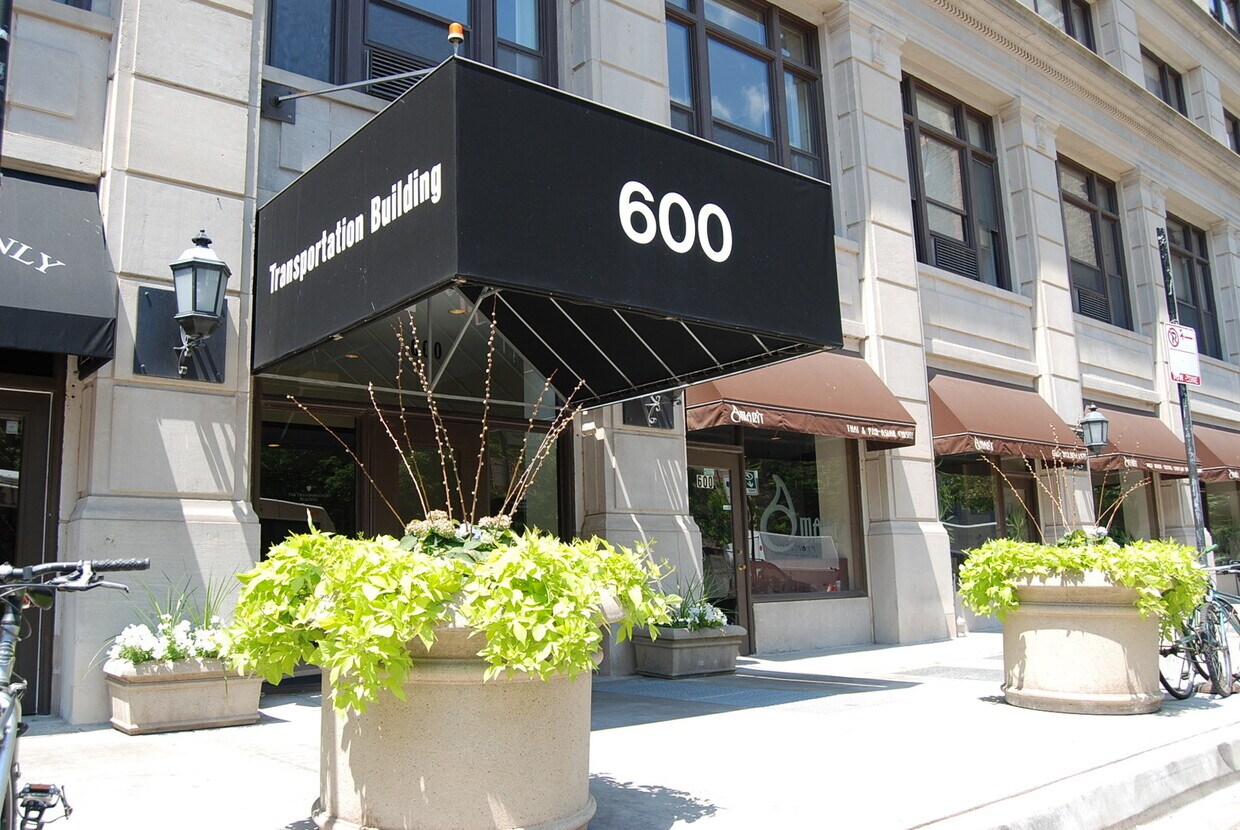 Primary Photo - 600 S Dearborn St