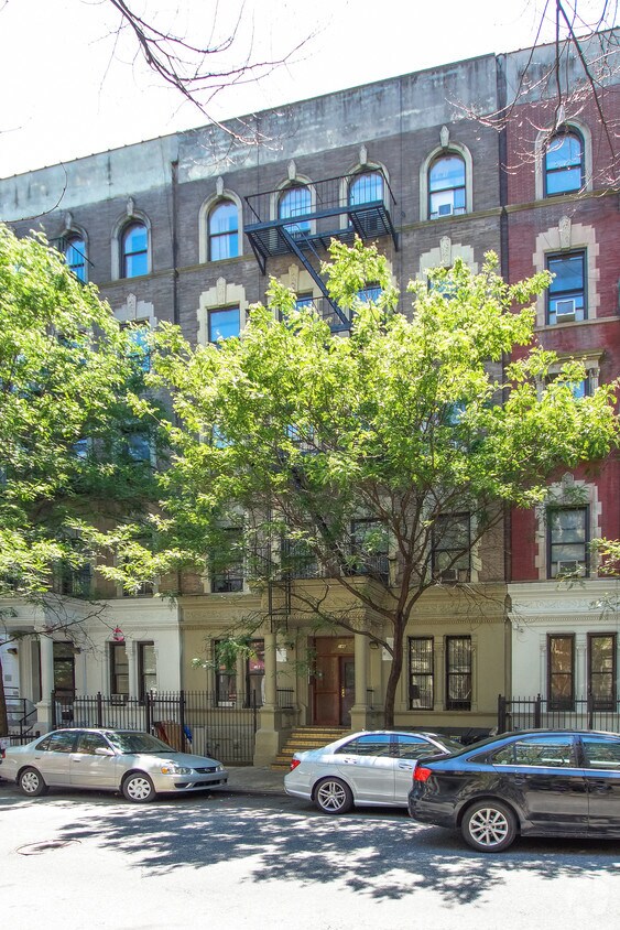 Building Photo - 146 W 111th St