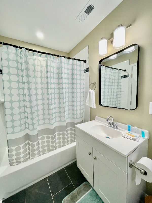 Building Photo - 2007 Boone St