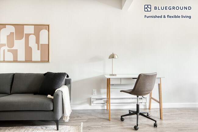 Building Photo - 524 N Juanita Ave