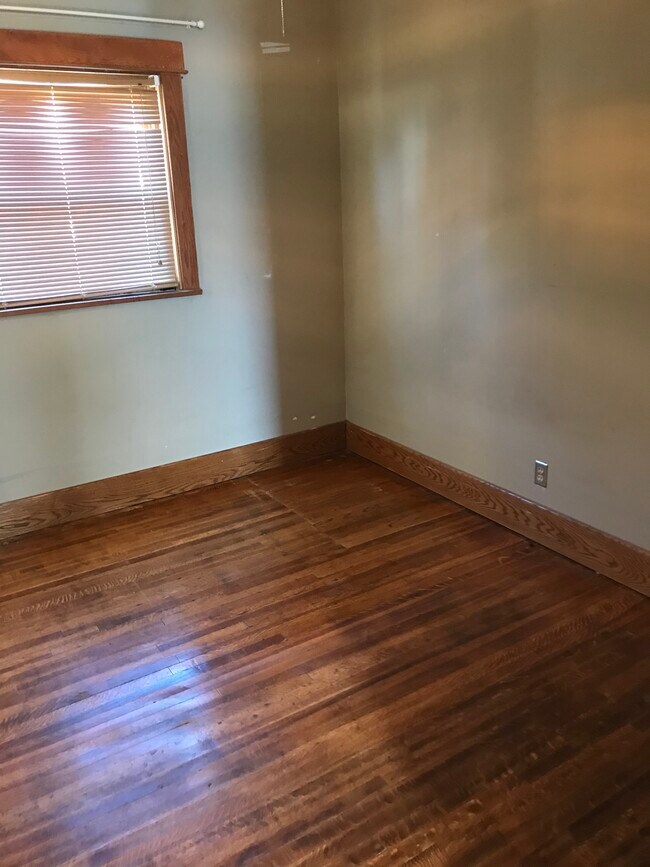 Foto del edificio - 3304 Crescent Dr