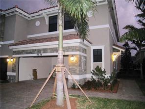 Building Photo - 9586 Town Parc Cir S