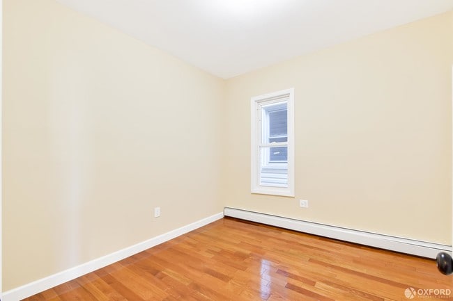 Building Photo - 1112 East 180th Street