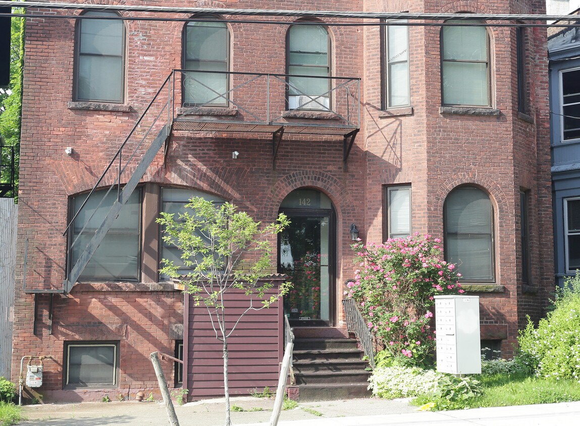142 Morton Ave, Albany, NY 12202 Apartments in Albany, NY