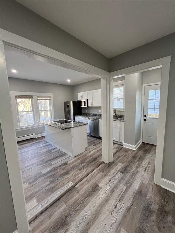 Building Photo - 60 Middle St