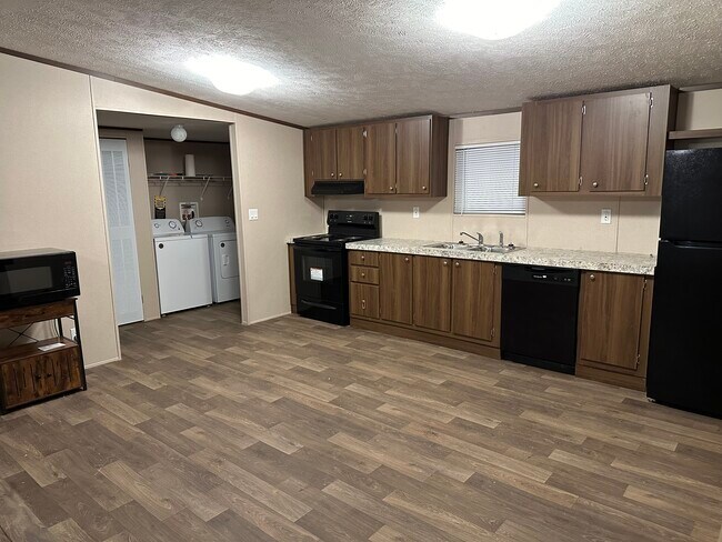 Foto del edificio - 4240 State Hwy 64
