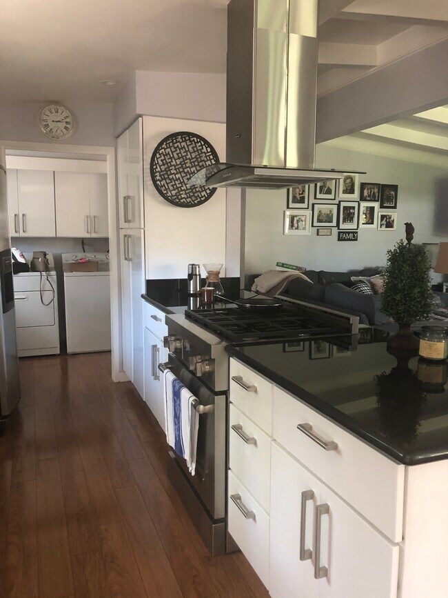Foto del edificio - 4178 Hansen Ave