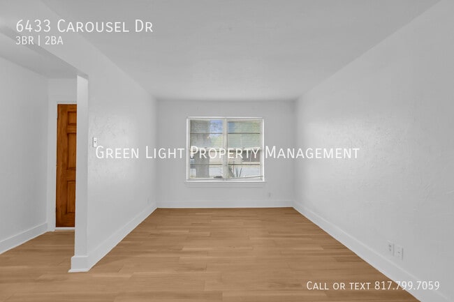 Foto del edificio - 6433 Carousel Dr