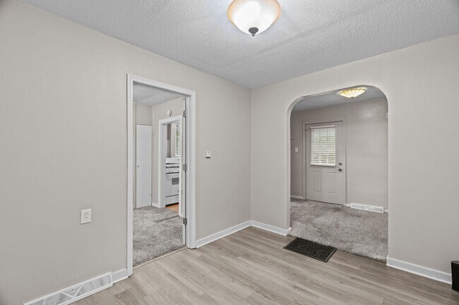 Foto del edificio - 2936 N Hanley Rd