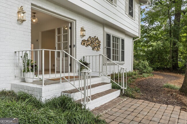 Building Photo - 3981 Longview Dr