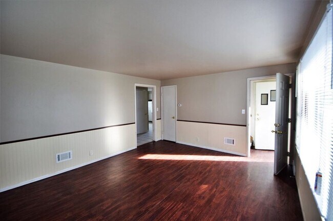 Foto del edificio - 331 N Pine ST
