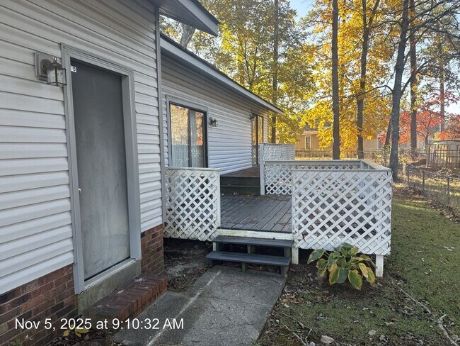 Foto del edificio - 7307 Bass Dr