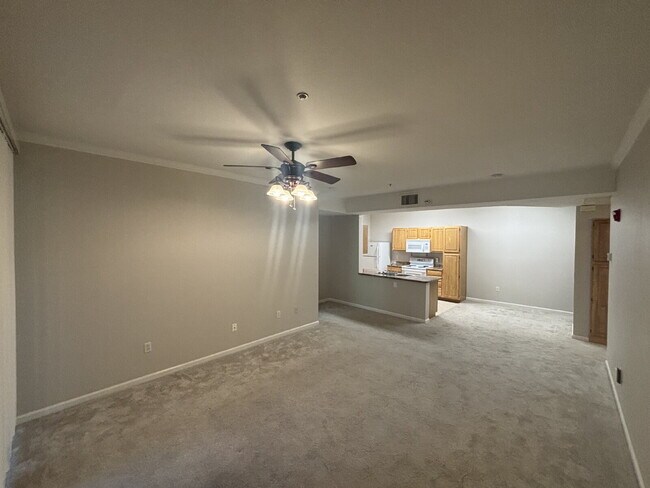 Building Photo - 2 BED 2 BATH CONDO IN GATED COMMUNITY WITH CLUBHOUSE AMMENITIES