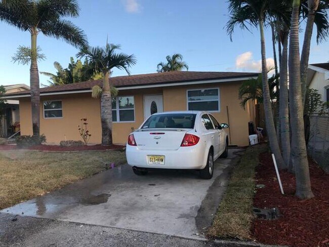 Building Photo - 616 W Broward St
