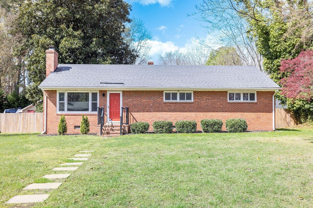 Primary Photo - Charming Ranch Home Near Richmond City Center