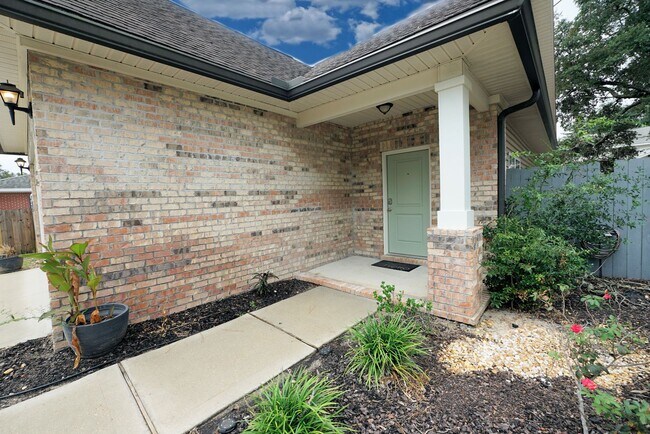 Foto del edificio - Central Niceville Location