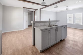 Building Photo - 1451 Whispering Pnes Lp