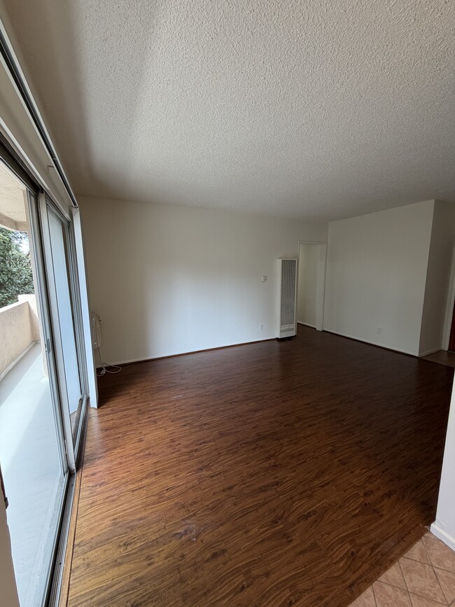 Building Photo - 1616 Armacost Ave
