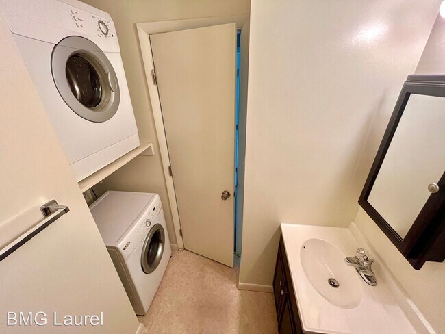 Building Photo - 2 br, 1 bath House - 5426 85th Ave Unit 202