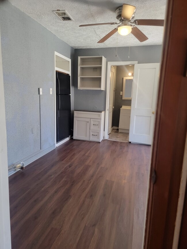 Looking into Living room from BedRoom - 418 N Coulter Dr Apartments