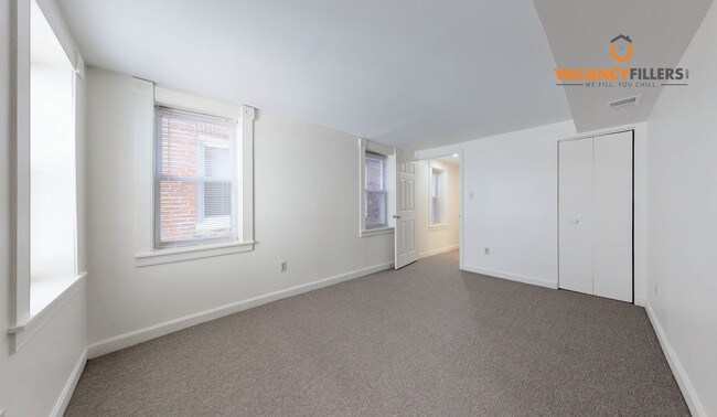 Building Photo - 731 S Bond St