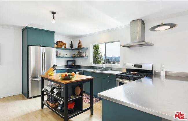 Kitchen - 429 N Ave 51