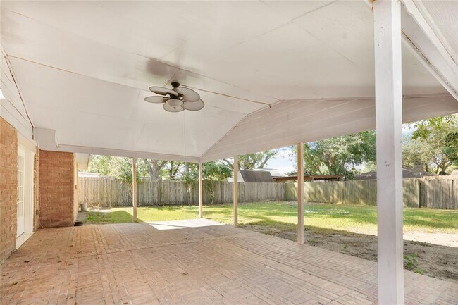 Building Photo - 15123 La Jolla Ln