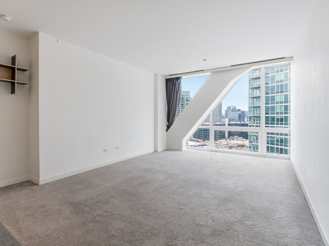 Building Photo - 510 W Erie St