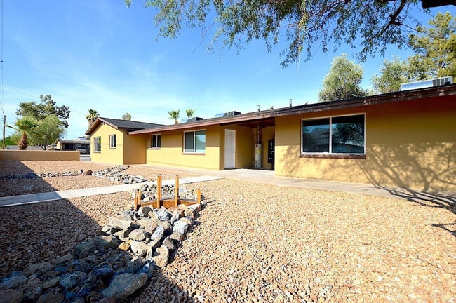 Building Photo - 1119 N 35th St