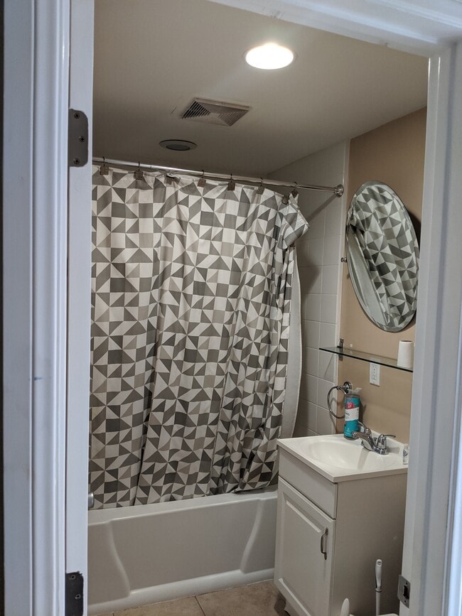 Foto del edificio - 8630 Stanmoor Dr